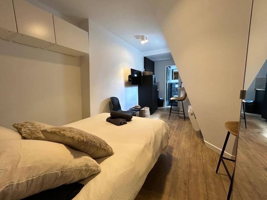 Fully Renovated For 2 *