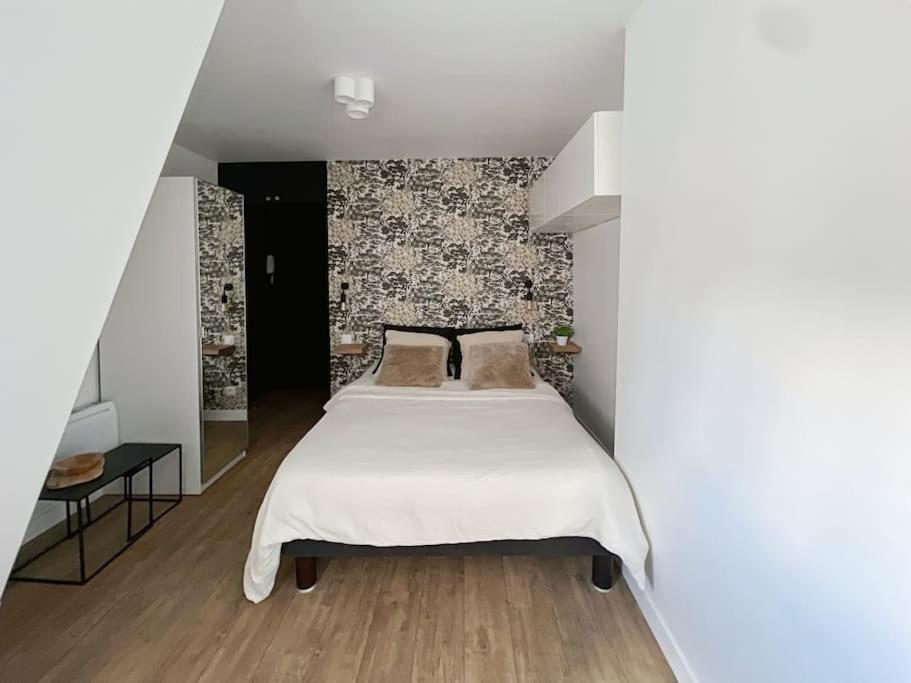 Fully Renovated For 2 Appartement *